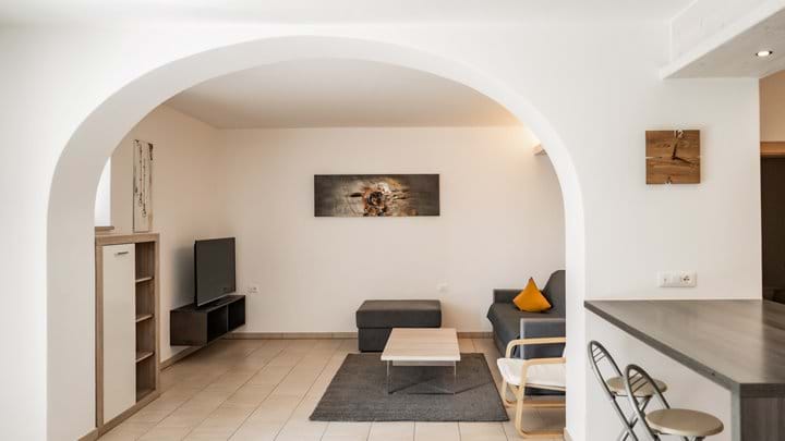 Deluxe Apartment 6
